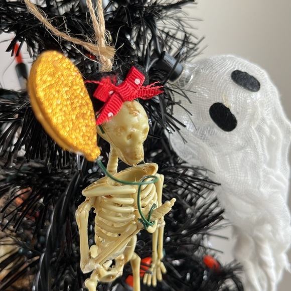 Minnie Mouse fan skeleton ornament- hamdmade - Picture 2 of 2